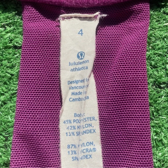 Lululemon Athletica Magenta Racerback Tank Top w/ Inner Bra Women’s Sz 4 - Picture 4 of 6